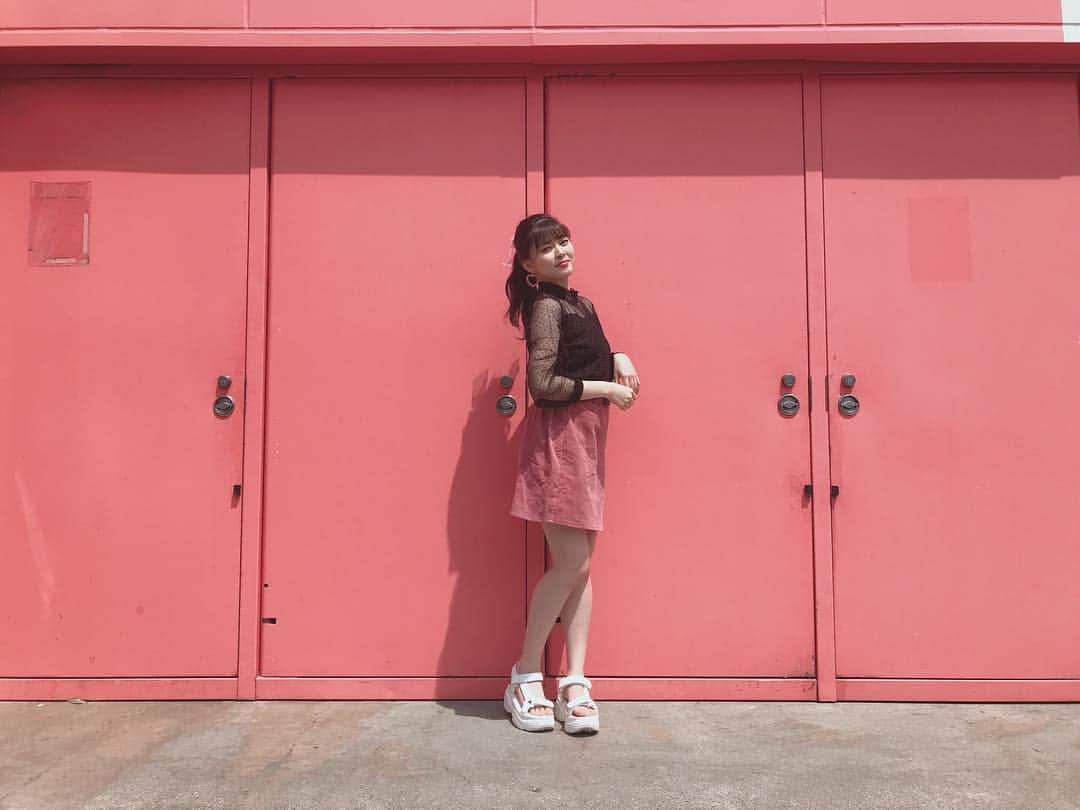 角ゆりあのインスタグラム：「♥♥♥ . . . tops→INGNI skirt→INGNI shoes→W♡C earring→WEGO ribbon→fragile #ootd #fashion」