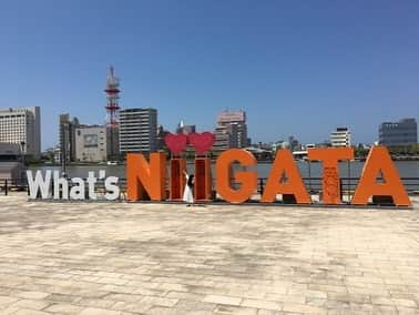 貞子のふらっと女子旅日記 〜撮って呪って進化して〜さんのインスタグラム写真 - (貞子のふらっと女子旅日記 〜撮って呪って進化して〜Instagram)「…どーこだ？･:*+.\川ﾟД川/.:+ #貞ちゃんを探せ #whatsniigata  #万代テラス  #新潟 #いい天気☀️ #貞子 #貞子撮った」5月3日 13時51分 - sadako_diary