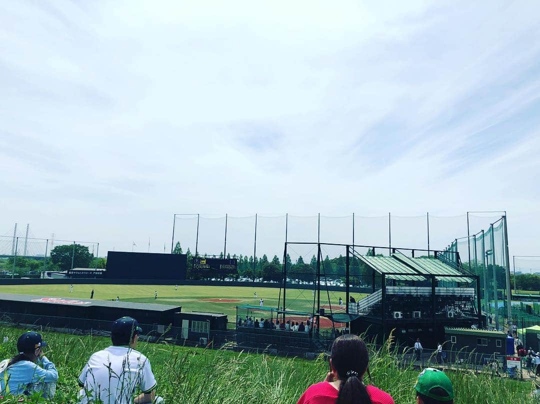 野崎鮎さんのインスタグラム写真 - (野崎鮎Instagram)「とーってもよい天気☀️ 自転車で1時間かけて  初めての #ヤクルト戸田球場 で野球観戦＆ピクニック🍙 吉田大成くんに会いにきたー🥳 #swallows #東京ヤクルトスワローズ #ファーム #二軍 #吉田大成 選手 #ピクニック」5月3日 14時05分 - ayu_nozaki