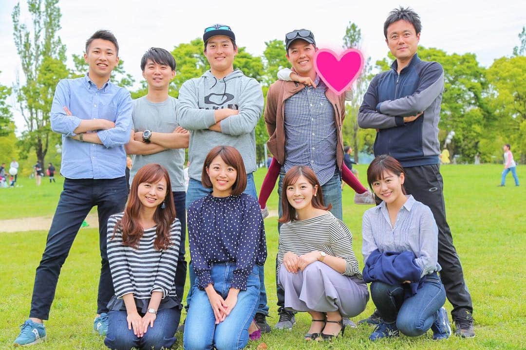 中村秀香のインスタグラム：「先日、アナウンス部の若手…メンバーとそのご家族等も含めて#ピクニック に行ってきました♬  天気も良く穏やかな日で 子供達と一緒にシャボン玉をしたり、ザリガニ釣りをしたり…童心にかえって遊んでしまいました！  とっても楽しかったです☺️ #ytvアナウンス部」