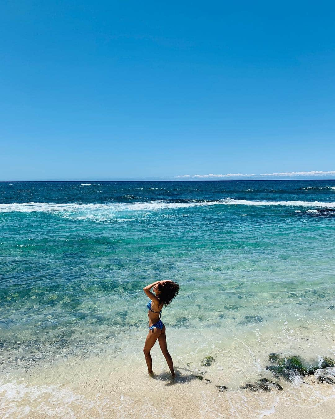 エミ・レナータさんのインスタグラム写真 - (エミ・レナータInstagram)「No filter needed 💙🐬 #bigisland #hawaii」5月3日 14時39分 - emi_renata