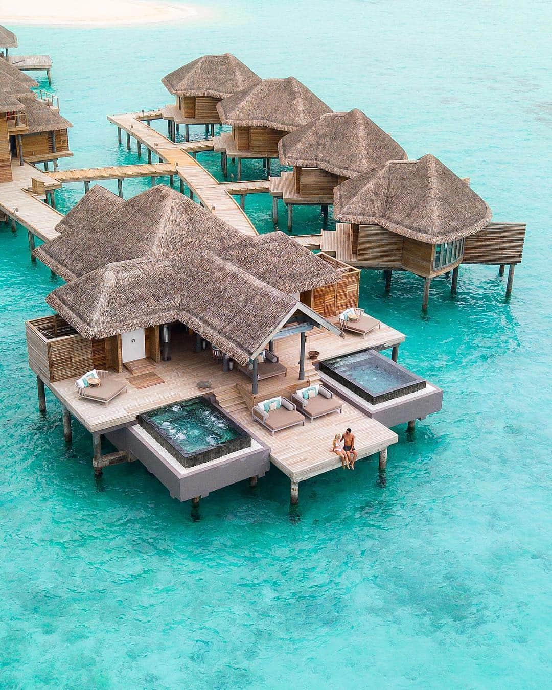 Earth Picsさんのインスタグラム写真 - (Earth PicsInstagram)「MY FELLOW TRAVELERS 🧳! I just found this deal, 5 Nights in Maldives in a 5 Star Resort for $595 (including tax) on this new booking platform that offers the best hotels I’ve found so far. It’s super important for me to find the best deals for each place I travel to when I’m not getting free hotels so I can afford exploring more and book awesome activities with my savings. • I just booked this hotel to Maldives for 5 nights in August for $595 and couldn’t believe the price so I had to share. Travel Smarter has been crucial for me to find the lowest hotels prices. Travel Smarter has hotels that are discounted anywhere from 45% to 65% of what you find on other big booking sites, at first it might sound too good to be true until you see for yourself. They don’t charge booking fees and make zero commission off your booking and pass 100% of the savings to you, they just charge a small monthly fee of $9.97 and your membership is free for the first 30 days in case you want to test before signing up. • CLICK LINK IN BIO to learn more about how you can become a member and get instant access the lowest prices available. • 📷 by @twosometravellers」5月3日 14時45分 - earthpix