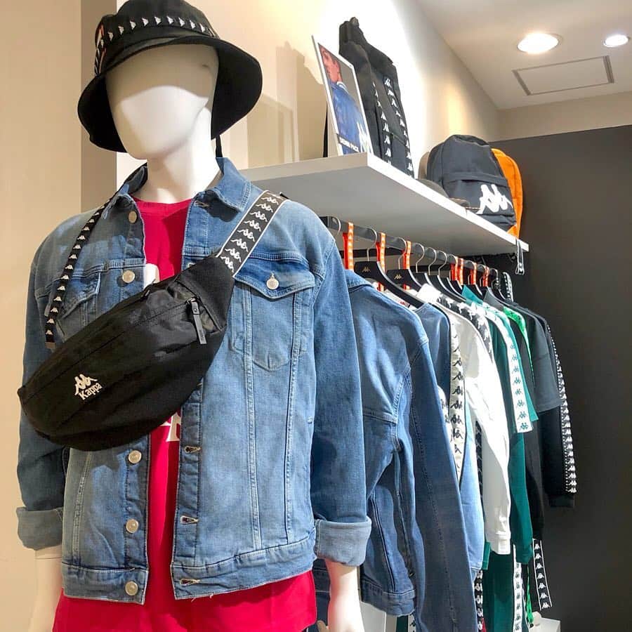 名古屋パルコさんのインスタグラム写真 - (名古屋パルコInstagram)「【南館4F Kappa】 Kappa BANDA "DENIM PACK" COLLECTION登場🌞 . ストーンウォッシュデニムにKappaおなじみのモチーフを配した、新感覚のカジュアルコレクションです🚶‍♂️🚶‍♀️ . ぜひ店頭でご確認ください！ . . . 💥G.W.FESTA～激ヤバ祭～開催中！💥 ゴールデンウィークは企画満載！ . 「ロバート激ヤバ祭 ～トゥトゥトゥ・版画・邪念0・ナイロンDJ・接しやすいサークル・大集合SP～」 「QUEEN POPUP STORE JAPAN」 「ポプテピピック ポップアップショップ」サードシーズン」 「ハローキティ×クレヨンしんちゃんカフェ」 など期間限定イベントも開催！ . その他にもオフ企画やサービス企画が盛りだくさん！ . 詳細はプロフィール画面のURL 名古屋パルコホームページをご覧ください。 . GWは名古屋パルコへ🏃‍♂️🏃‍♀️ . . . #kappa #カッパ #denimpack #kappabanda #denim #デニム #ストーンウォッシュ #プルオーバー #デニムジャケット #ジャケット #GWFESTA2019 #ロバート激ヤバ祭 #ロバート #ロバート秋山 #ロバート馬場 #ロバート山本 #QUEEN #ポプテピピック#ハローキティ#クレヨンしんちゃん#名古屋パルコ #名古屋PARCO #nagoyaparco #名古屋 #nagoya #栄 #矢場町」5月3日 15時07分 - parco_nagoya_official