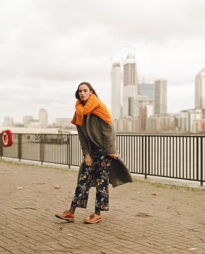 グレンソンさんのインスタグラム写真 - (グレンソンInstagram)「Lovely shot of our Triple Welt Evie in Tan.⁣ ⁣ Thank you @charlysuggest⁣ ⁣ Germaine @g_bandu by @chesco_perez @sarai_red ⁣ ⁣ Model @g_bandu⁣ Photography @chesco_perez ⁣ Make up @sarai_red ⁣ ⁣ -⁣ ⁣ #stylist #editorial #grenson #girlsingrenson #grensongirls #womensbrogues #brogues #womenswear #womensshoes #womensfashion #evie #triplewelt」5月3日 15時30分 - grensonshoes