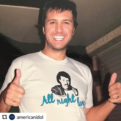 ライオネル・リッチーさんのインスタグラム写真 - (ライオネル・リッチーInstagram)「Best throwback of all time .... @lukebryan 👶🏻👌🙌 I’m framing this one #americanidol」5月3日 15時44分 - lionelrichie