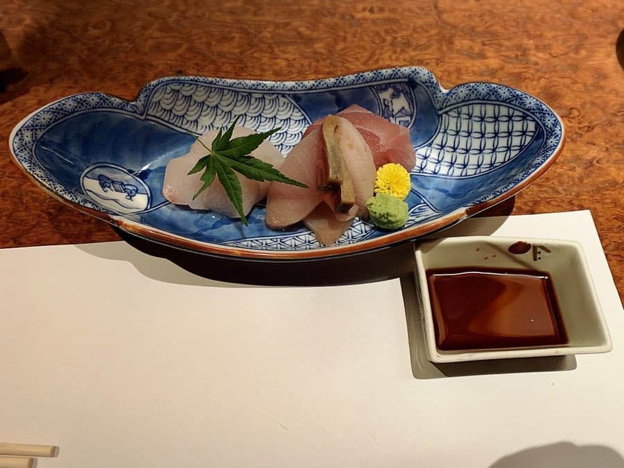 佐井祐里奈さんのインスタグラム写真 - (佐井祐里奈Instagram)「#豆屋茶寮 にてフードスタイルナビゲーションお疲れ様会🥰 2016年からアットエフエムにて始まった番組😋たくさんのご縁をいただいた番組でした✨ パーソナリティの神谷さんはダンディーなんだけれど面白くって皆に慕われてていつもかっこよかった🙆‍♀️神谷さんから学ぶことがたくさんありました✨ありがとうございました✨ ゲストに出てくださった皆さんも『食』への真っ直ぐな想いを語ってくださる、愛溢れる方達ばかり…。一つ一つの出会いが素晴らしい刺激となりました。 そして番組を支えてくださったスポンサーの皆さん、関係者の皆さんに心から感謝しています🙇‍♀️❤️ 皆さんがサポートしてくださったおかげで、自由に楽しく美味しく笑 のびのびと番組を担当することができました。私はとっても幸せでした💕 出産のため👶卒業という形になりましたが、これからも番組を応援しています✨✨ また会おうねの言葉が嬉しかった❤️ しっかりとパワーアップしてまたご一緒できることを楽しみにしていますっ💕 . . . . . . #アットFM #番組卒業 #前向きな卒業に感謝 #フードスタイルナビゲーション #yunnaログ #飲み放題メニューに豆乳があって美味しかった😍」5月3日 16時30分 - yunna_s31