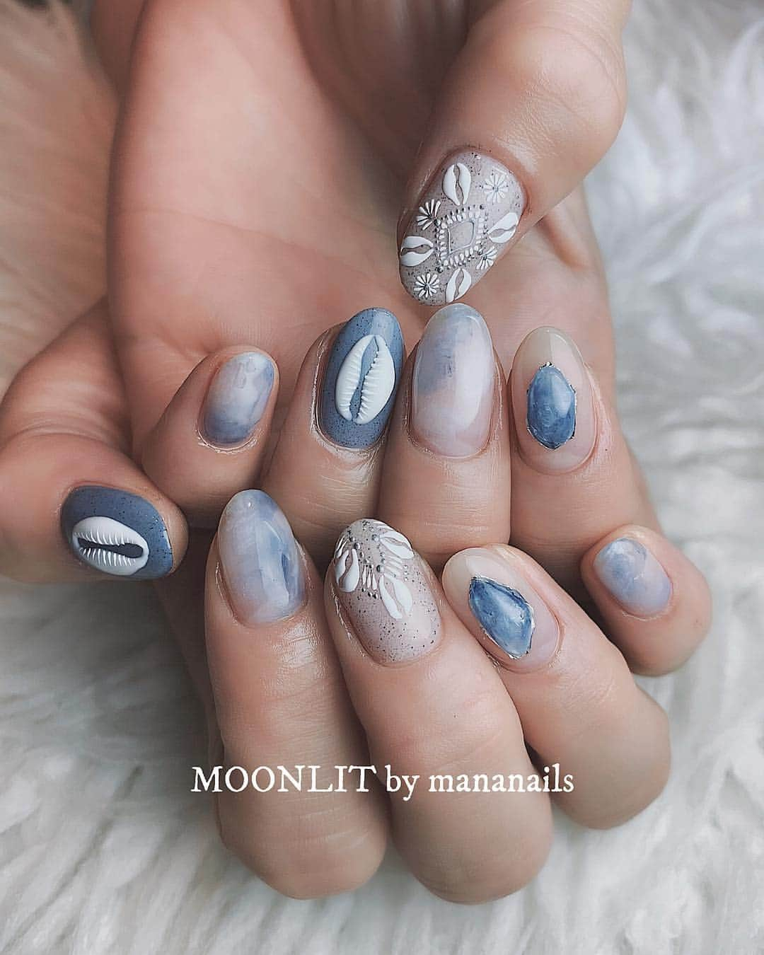 mananailsさんのインスタグラム写真 - (mananailsInstagram)「like a blue ocean 🌊🐚 ㅤ ☾120min design」5月3日 16時51分 - mananails