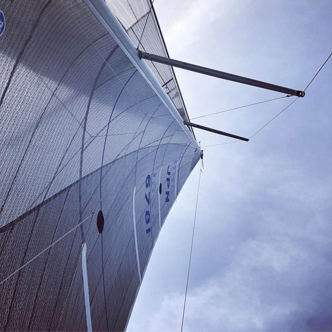 遠近由美子さんのインスタグラム写真 - (遠近由美子Instagram)「#sailing ⛵️ #葉山  #風 #気持ちいい  #ママおやすみday #のびのび #ぷかぷか #ぱぱありがとう」5月3日 16時48分 - yumiko_tochika