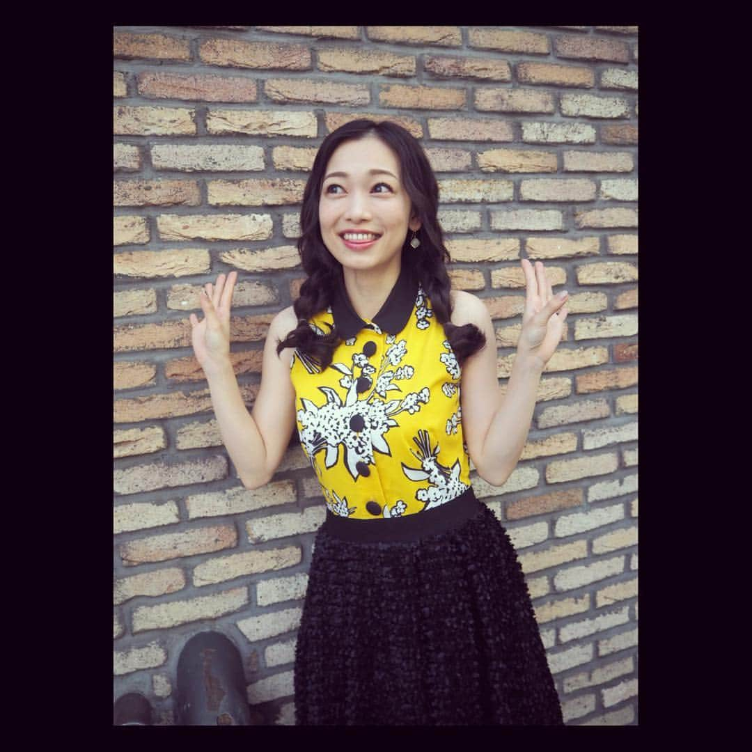 西田あいさんのインスタグラム写真 - (西田あいInstagram)「5月オフショット🐝 ・ #西田あいカレンダー2019  #あいにいきたい西田あい #おふざけ西田あい #おさげ西田あい #may #offshot #月一恒例オフショット #オール私服 #redvalentino  #ワンピース  #もはや髪長いの変な感じ」5月3日 17時08分 - nishidaai