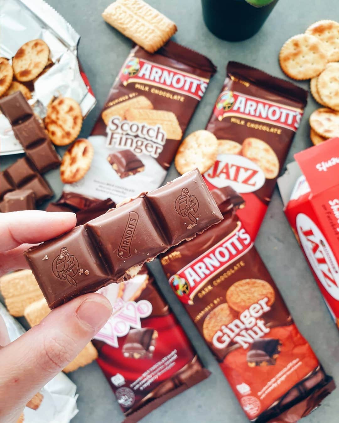 Erinaさんのインスタグラム写真 - (ErinaInstagram)「. . Have you tried the new @arnottsbiscuits chocolate 🍫?. . My favourite was jatz milk chocolate 🥛. . . #arnotts #chocolate #biscuit #sydneyfood #australia #sydneyeats #food #sweet #チョコ #シドニー#オーストラリア#メルボルン#シドニー生活」5月3日 17時13分 - eliseaki