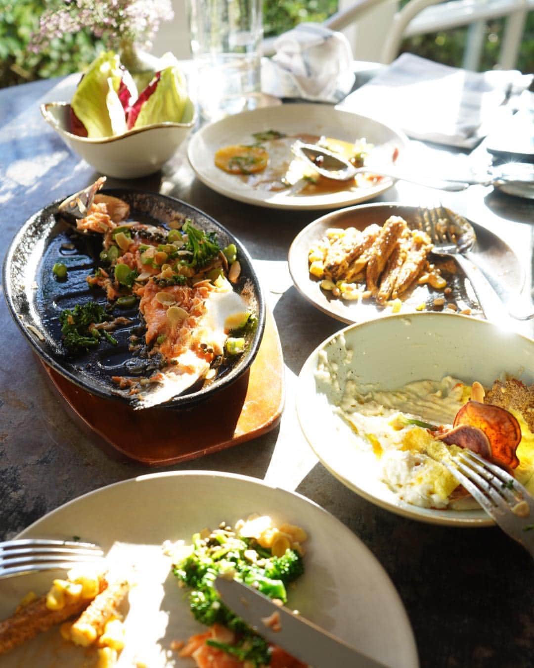 舞川あいくさんのインスタグラム写真 - (舞川あいくInstagram)「モダン・オーストラリアンスタイル🇦🇺🍴 地元の食材を使っていて野菜やハーブの一部も ここで育てられてるみたい🍀 開放的な雰囲気のテラスがとても気持ちよかった😊 #sydney #chiswick #lunch」5月3日 17時22分 - aiku_0817__