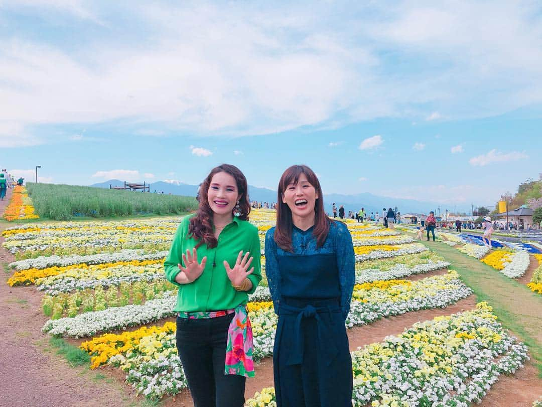 平野ノラさんのインスタグラム写真 - (平野ノラInstagram)「すみねぇ🌼🌼🌼 #にしおかすみこ さん #平野ノラ #長野県 #okバブリー」5月3日 17時35分 - noranoranora1988