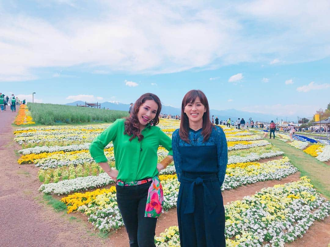 平野ノラさんのインスタグラム写真 - (平野ノラInstagram)「すみねぇ🌼🌼🌼 #にしおかすみこ さん #平野ノラ #長野県 #okバブリー」5月3日 17時35分 - noranoranora1988