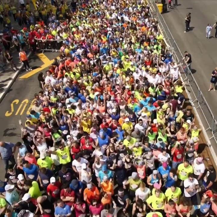 のインスタグラム：「Just 2 days to go - you can still register to take part in this weekend's global @wflworldrun! 🏃‍♀️🏃‍♂️ Don't forget to watch the race live on Sunday from 10:30 UTC and donate to help find a cure for spinal cord injury. Link in bio. ⬆️ @wingsforlife #wingsforlife #worldrun #wflwr #runforthosewhocant #redbull」