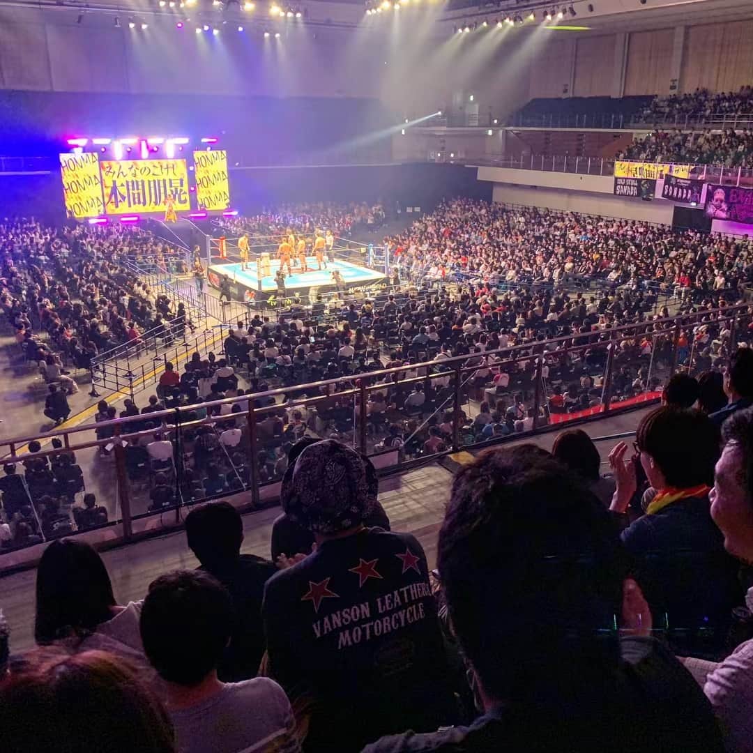 のインスタグラム：「#NJDONTAKU in FUKUOKA!! 🔥 Day 01!!🦁🍜 #njpw #新日本プロレス #プロレス #福岡国際センター」