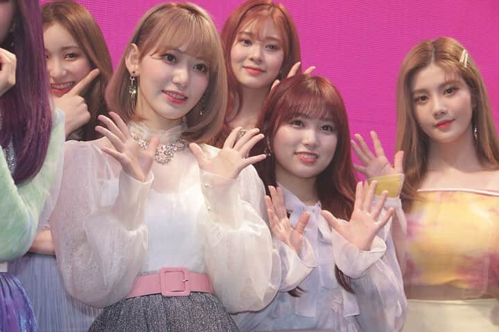 h3artbrak3rsさんのインスタグラム写真 - (h3artbrak3rsInstagram)「… #hkt48 #IZONE #아이즈원 #アイズワン  #sakura #宮脇咲良 #미야와키사쿠라 #さくら #nako #矢吹奈子 #야부키나코 #なこ #minju #김민주 #ミンジュ #chaeyeon #이채연 #チェヨン #unbi #권은비 #ウンビ #MXまつり #IZONEJAPAN1stFanMeeting #日本武道館」5月3日 18時42分 - h3artbrak3rs