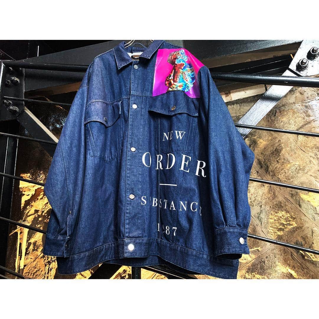 RINKAN渋谷店さんのインスタグラム写真 - (RINKAN渋谷店Instagram)「【New Arrival】 《RAF SIMONS》  Oversized Printed Denim Jacket  18SSリリースのアイテム入荷致しました！ NEW ORDERの5thアルバム「Technique」のジャケットをプリントしておりとても人気が高いアイテムになっています！ 他のブランドには中々真似出来ない程のオーバーサイズデザインでコーディネートの幅も広がるかと思います！ 是非店頭にてご試着下さいませ！  RAF SIMONS Oversized Printed Denim Jacket size:M $1325 ask to DM📩 ㅤㅤㅤㅤㅤㅤㅤㅤㅤㅤㅤㅤㅤ  #rinkan #shibuya #supreme #supremenorthface #offwhitenike #yeezyboost #yeezyboost350V2 #rafsimons #calvinklein #alyx #kapital #gosharubchinskiy #acoldwall #louisvuitton #vetements #balenciaga #vlone #offwhite #readymade #yeezy #yeezyseason #fearofgod #fog #doublet #needles #undercover #ambush  RINKAN 渋谷 03-5458-3050」5月3日 18時55分 - rinkan_shibuya