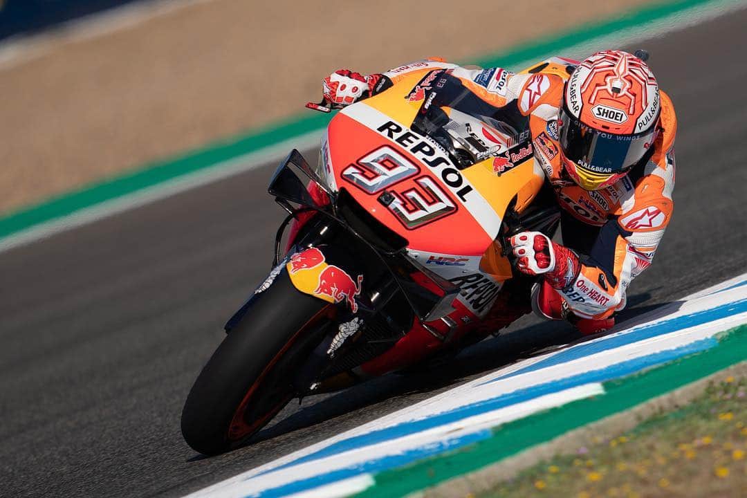 レプソル・ホンダのインスタグラム：「#SpanishGP FP1 ✅ ⠀⠀⠀⠀⠀⠀⠀⠀⠀ @marcmarquez93 🅿️1️⃣ #MM93🐜 ⠀⠀⠀⠀⠀⠀⠀⠀⠀ @jorgelorenzo99 🅿️2️⃣ #JL99😈 ⠀⠀⠀⠀⠀⠀⠀⠀⠀ #25RepsolHonda #Repsol #MotoGP #Honda #Racing #RepsolHonda #HRC #RC213V #MM93 #JL99 #MarcMarquez #JorgeLorenzo #ThePowerOfDreams #Motorcycle #Spain #Practice 🇪🇸」