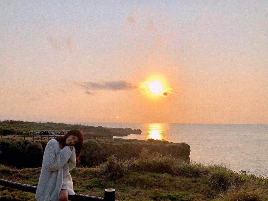 東野佑美さんのインスタグラム写真 - (東野佑美Instagram)「令和になって3日目🕊🇯🇵✨ . 綺麗な夕陽😊💓 . きっとこの先も、一生懸命に生きていれば色んな事があるとは思うけれども🥺新しい時代も愛に溢れた笑顔いっぱいの日々を過ごせますように。！ . これからも宜しくお願い致します🐰♥ . . #令和元年」5月3日 19時06分 - yumi.higashino