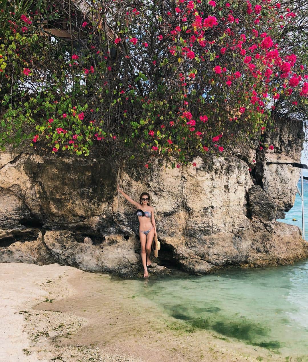 梯真奈美さんのインスタグラム写真 - (梯真奈美Instagram)「今日もいっぱい日差しあびて身体が火照ってる🌺  #セブ島 #cebu #mactan #philippine #philippines #eimy_lifeis #swimwear #bikini #beach #sea #resort #eimy #eimyistoire」5月3日 19時28分 - official_manami