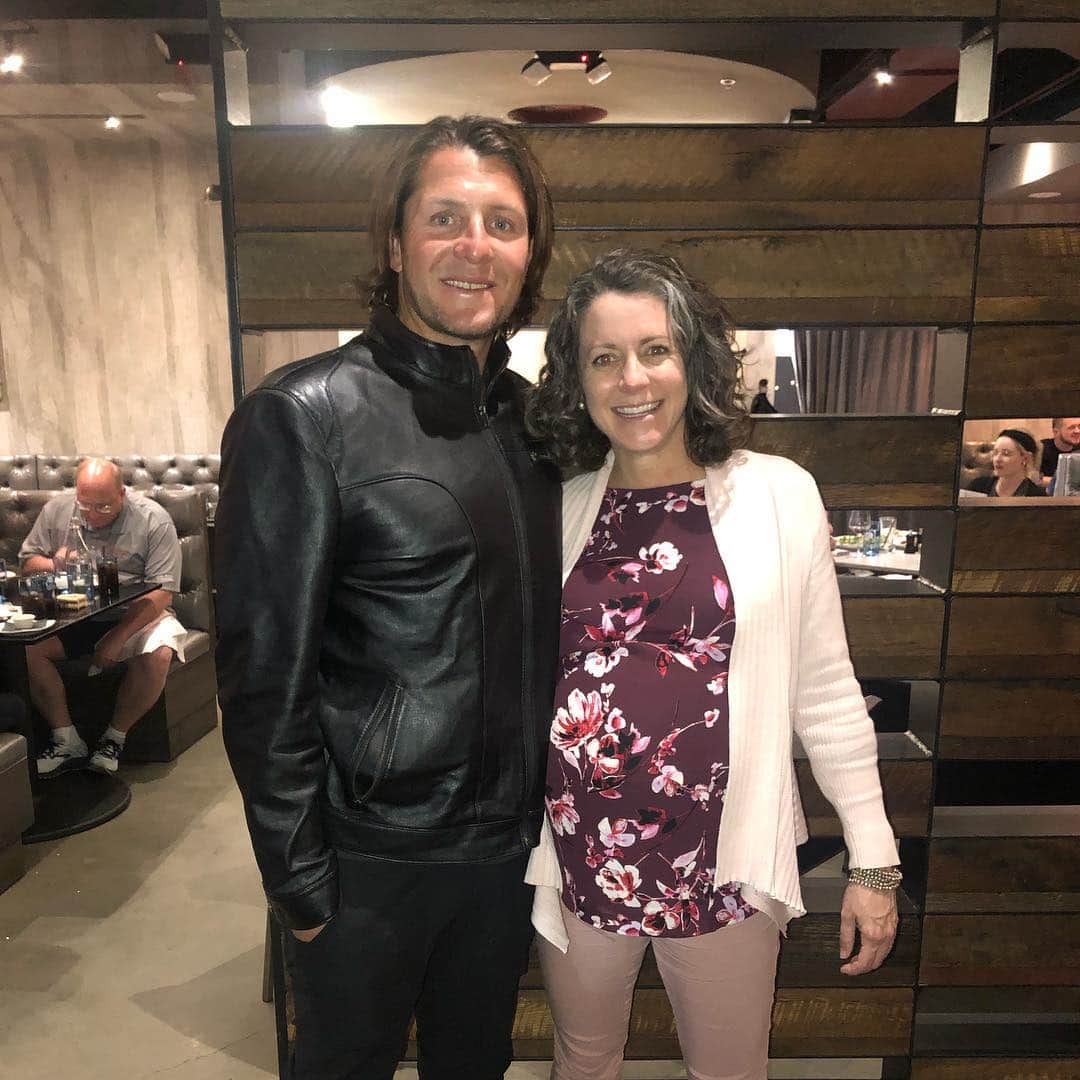 トニー・アゼベドのインスタグラム：「Amazing trip especially since I got to reconnect with one of my BFFs. Love DC! #9monthspregnant」