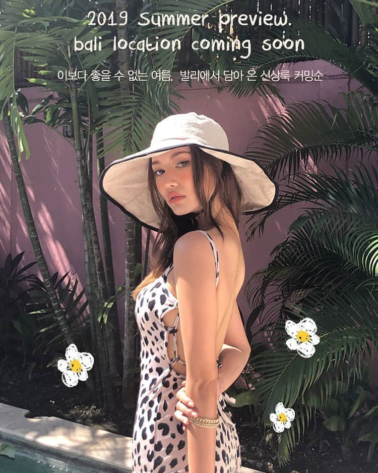 Official STYLENANDAさんのインスタグラム写真 - (Official STYLENANDAInstagram)「2019 summer preview Bali location coming soon💕  발리에서 담아 온 난다의 여름 신상룩 커밍쑨!!!! - #stylenanda #comingsoon」4月19日 11時03分 - houseof3ce