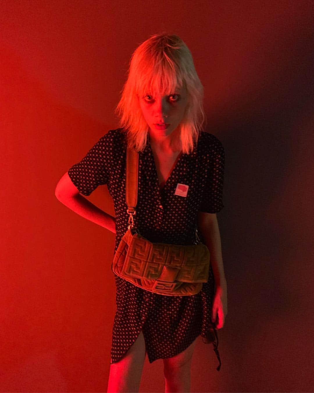 マリヤン・ジョンクマンのインスタグラム：「Red is a yes. Shot by @marcforne」
