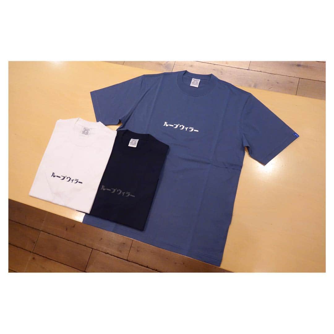 ループウィラーさんのインスタグラム写真 - (ループウィラーInstagram)「*** スモールカタカナループウィラーTシャツ 入荷です。 . 本日より販売開始の、胸にスモールカタカナループウィラーのプリントが入ったTシャツは、今年の夏に大活躍の1枚です。 昨日入荷の迷彩Tシャツと合わせて、是非店頭でご覧下さい。 . カラーはホワイトにスミクロ、ミッドブルーにホワイト、ブラックにブラック80%の3色展開。 販売価格は¥7,250(税抜)です。 . 本日も12時より営業となりますので、気になる方は是非、お早めにお越し下さい。 . #ループウィラー #吊り編み #スウェット #定番 #日本製 #ループウィラー大阪 #lw大阪 #和歌山 #大阪 #南船場 #時尚 #옷스타그램 #오사카  #loopwheeler #tsuriami #sweat #sweatshirts #madeinjapan #lwosaka #japan #wakayama #osaka #minamisenba #wear #fashion」4月19日 11時24分 - loopwheelerosaka