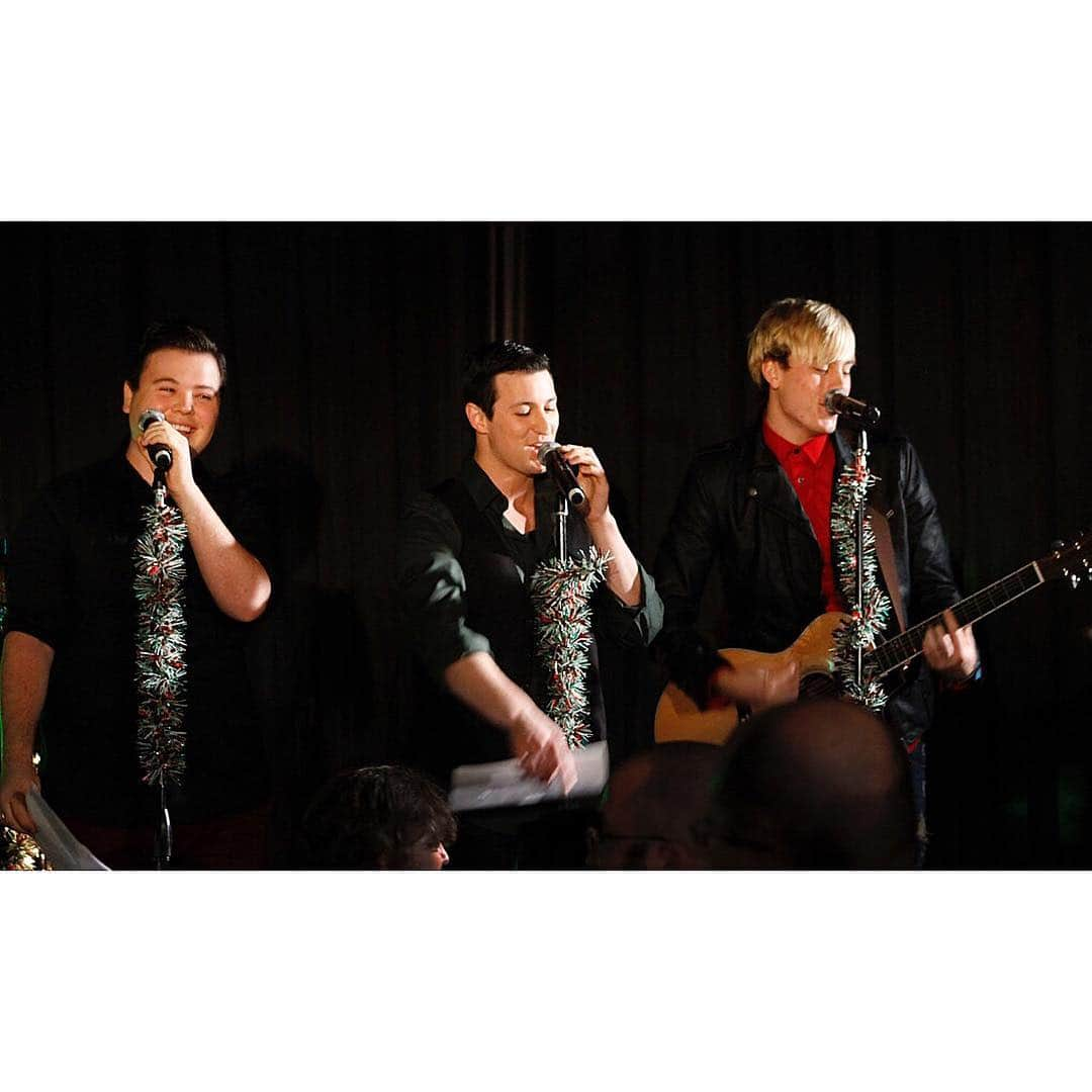 カート・メガさんのインスタグラム写真 - (カート・メガInstagram)「#tbt to singing with my bros at “An Evening with Curt and Dom”. I miss doing shows in LA! Might be time to dust off the old mic soon, eh? 😉」4月19日 11時56分 - curtmega