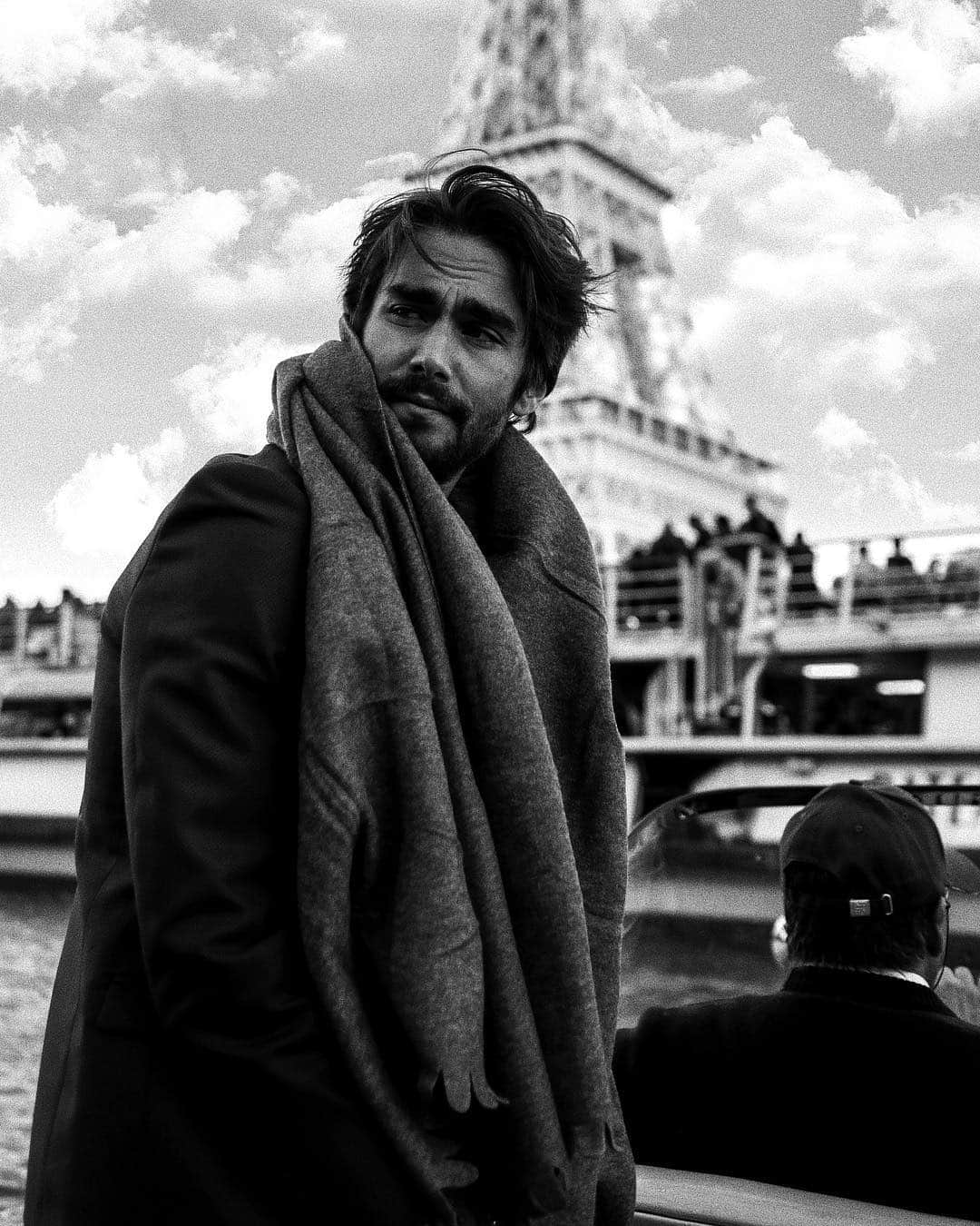 NICOLAS SIMOESのインスタグラム：「A moment on the river with her... 📸✨」