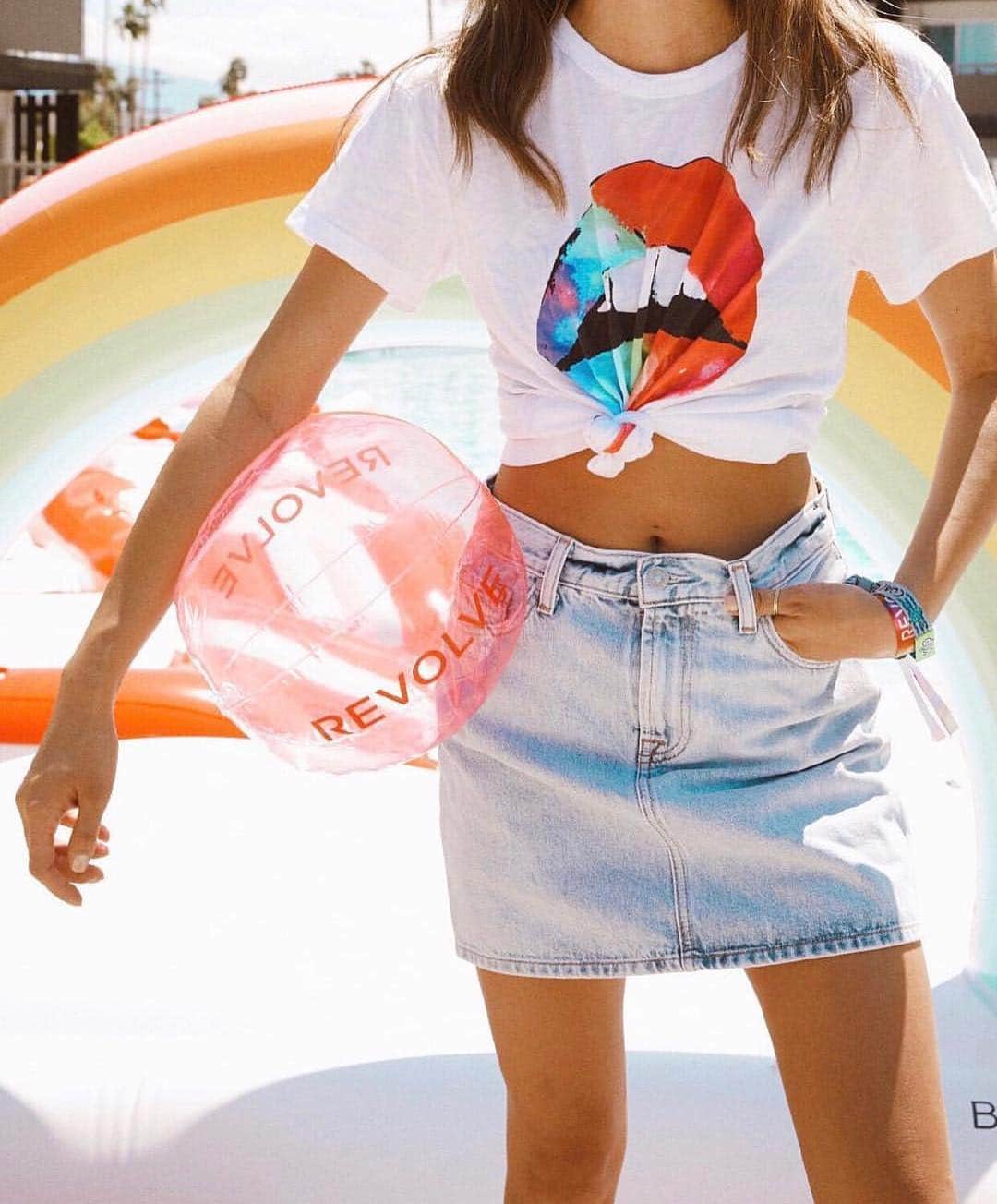チェイサーのインスタグラム：「Had a blast last weekend at #hotelRevolve ✨ who’s ready for weekend 2? #chaserbrand #REVOLVEfestival」