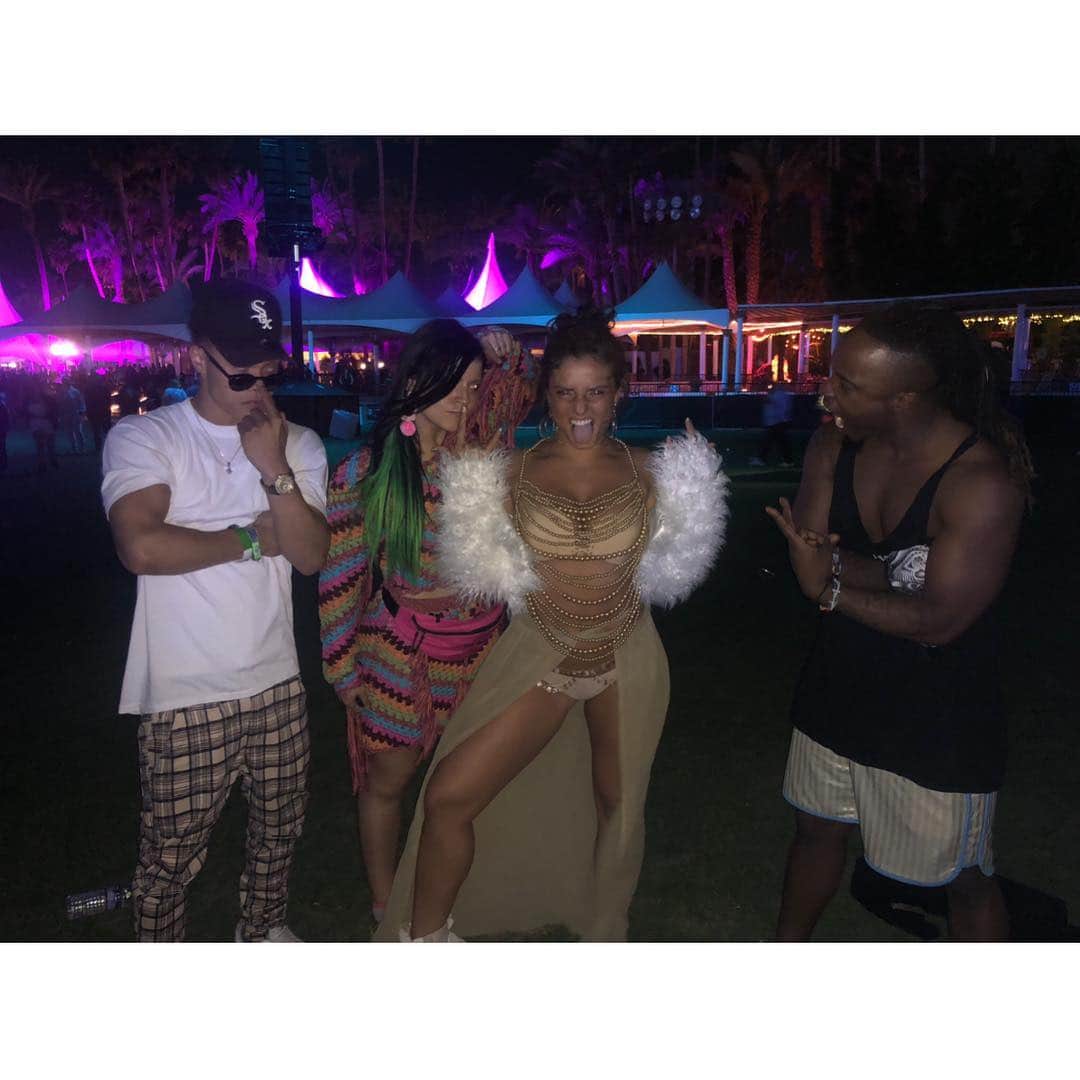 WilldaBeastさんのインスタグラム写真 - (WilldaBeastInstagram)「@coachella GANG @jadebug98 @janelleginestra @danavaughns @willadamstheperson」4月19日 3時21分 - willdabeast__