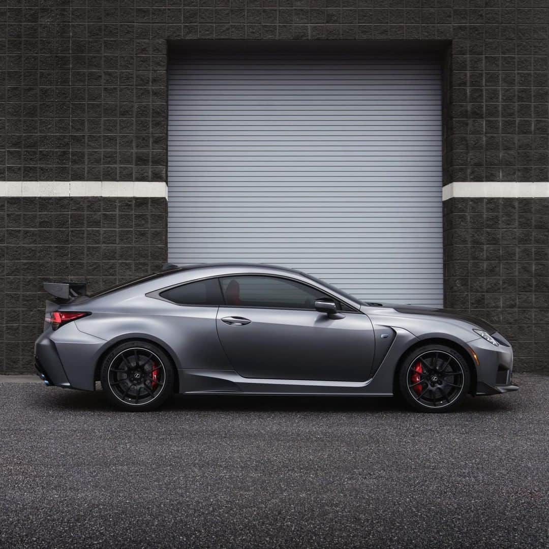 Lexus USAのインスタグラム：「Impressively expressive. Learn more about the 2020 #LexusRCF Track Edition. Link in bio.」