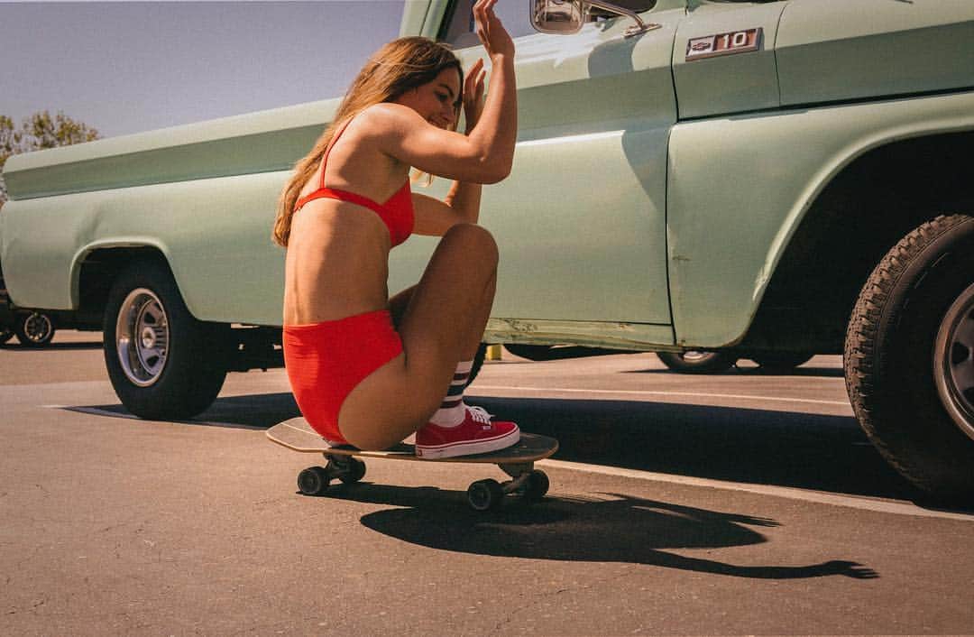 Fred Segalさんのインスタグラム写真 - (Fred SegalInstagram)「cruisin’ through the week like / tap to shop our exclusive capsule collection with @vitaminaswim ♥️ (📸: @findyourcalifornia)」4月19日 3時49分 - fredsegal
