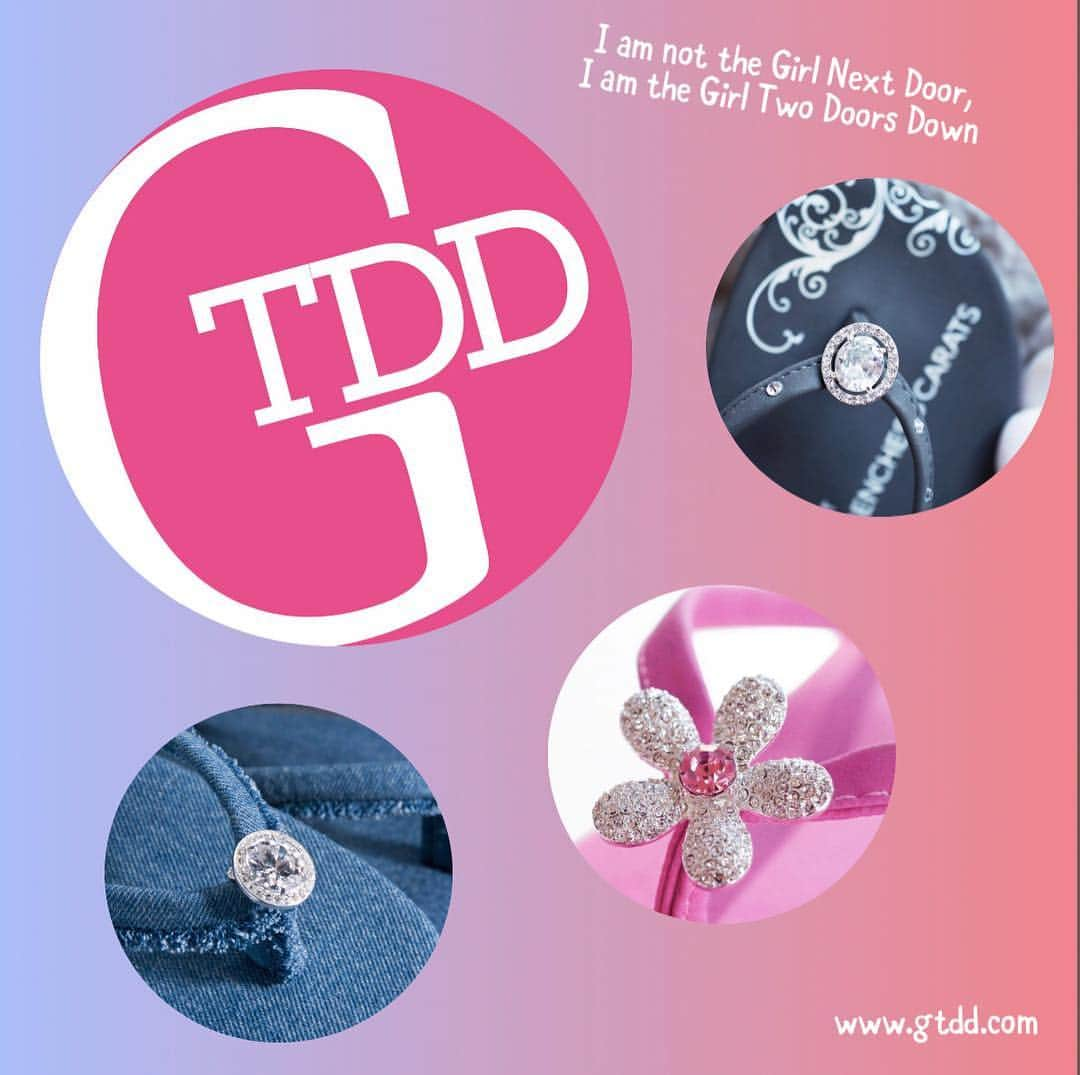 ガールトゥードアーズダウンのインスタグラム：「www.gtdd.com  #gtdd #girltwodoorsdown #shopnow #denver #trinidadcolorado #bling #flipflops #flipflopseason #summer #pink #pavediamonds」