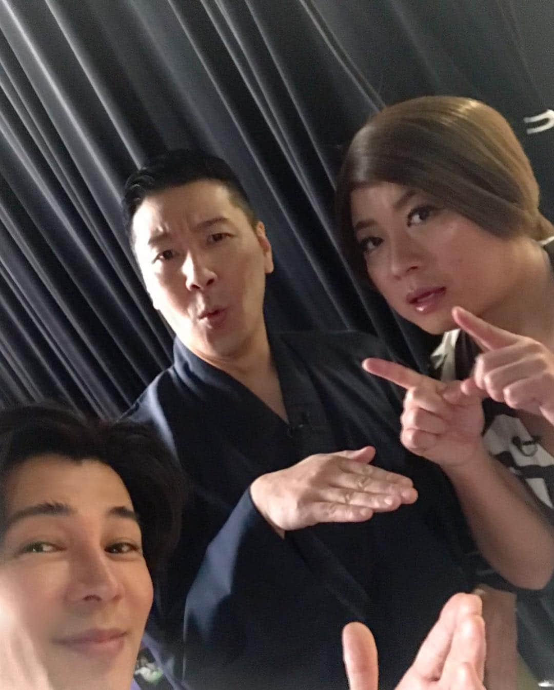 武田真治さんのインスタグラム写真 - (武田真治Instagram)「2019.4.18.#ダウンタウンデラックス に出演させて頂きました☆ 収録の合間に#渡辺えり さん、#木村祐一 さん、#川田裕美 さん、#チョコレートプラネット さん、廊下ですれ違った来週放送分ご出演の#ガンバレルーヤ のお二人、#三木亜生 さんと写真撮って頂けました📸 #沖縄 最高でした🏝#武田真治」4月19日 3時50分 - shinji.takeda