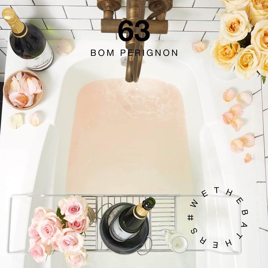 LUSH Cosmeticsさんのインスタグラム写真 - (LUSH CosmeticsInstagram)「Champagne brunch? Try a champagne soak. Bom Perignon puts the "fizz" in fizzer with a bathtime tangerine and grapefruit cocktail that has just a hint of plastic-free shimmer. It's an elegant extra that you can't live without. 🥂🥂🥂 #WeTheBathers」4月19日 3時59分 - lushcosmetics