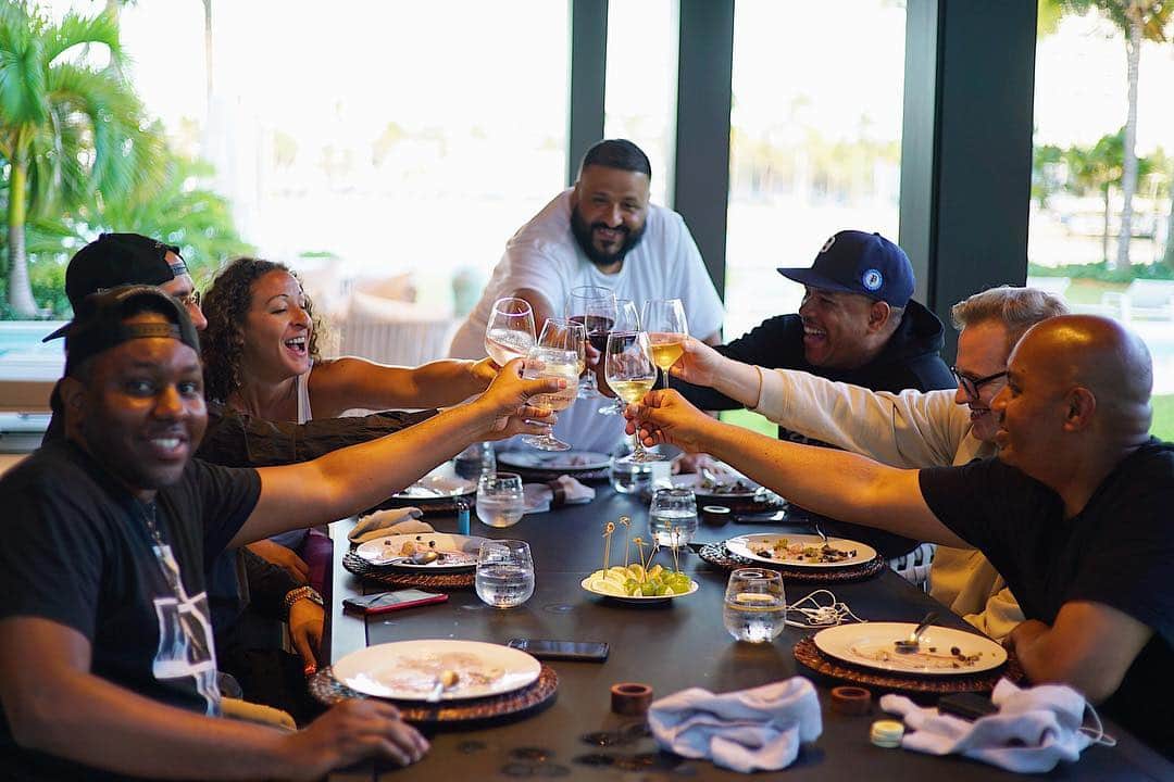 DJキャレドさんのインスタグラム写真 - (DJキャレドInstagram)「Great meeting wit @jumpman23 Team! Great lunch GREAT COMPANY!  STILL IN THE MEETING!!!!!!!! Discussing FATHER OF ASAHD ALBUM MAY 17 ! WE UP TO SOMETHING! @wethebestmusic @jumpman23 @realpdxreg」4月19日 4時00分 - djkhaled