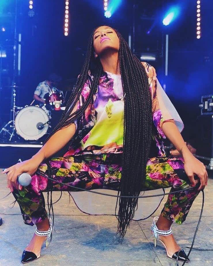 SOPHIA WEBSTERさんのインスタグラム写真 - (SOPHIA WEBSTERInstagram)「#TBT @saintrecords wearing SW @ #Glastonbury #2013 🙌 STILL A VIBE🔥 #SophiaWebster #SolangeKnowles」4月19日 4時05分 - sophiawebster