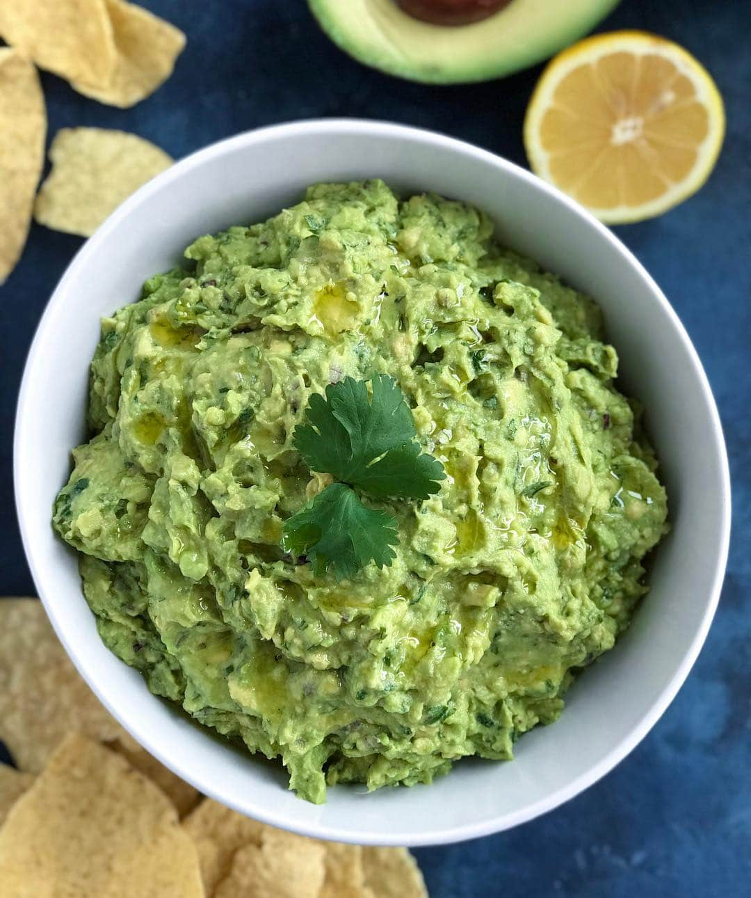 Easy Recipesさんのインスタグラム写真 - (Easy RecipesInstagram)「This Easy Guacamole recipe is now up on the blog! A great addition to your Cinco De Mayo celebration. Plus, who doesn’t like guacamole anytime during the week? Full recipe link in my bio: . https://www.cookinwithmima.com/easy-guacamole/  #thekitchn #food52 #feedfeed #wholefoods #allrecipes #buzzfeedtasty #vegetarian #yahoofood #tohfoodie #tasteofhome #tastingtable #realsimple #eatingwell #cookinglight #bonappetit #huffposttaste #buzzfeedfood #marthafood #TODAYfood #FOODWINEWOMEN #onthetable #recipes #foodporn #food #foodie #avocadotoast  #guacamole #cincodemayo」4月19日 4時10分 - cookinwithmima