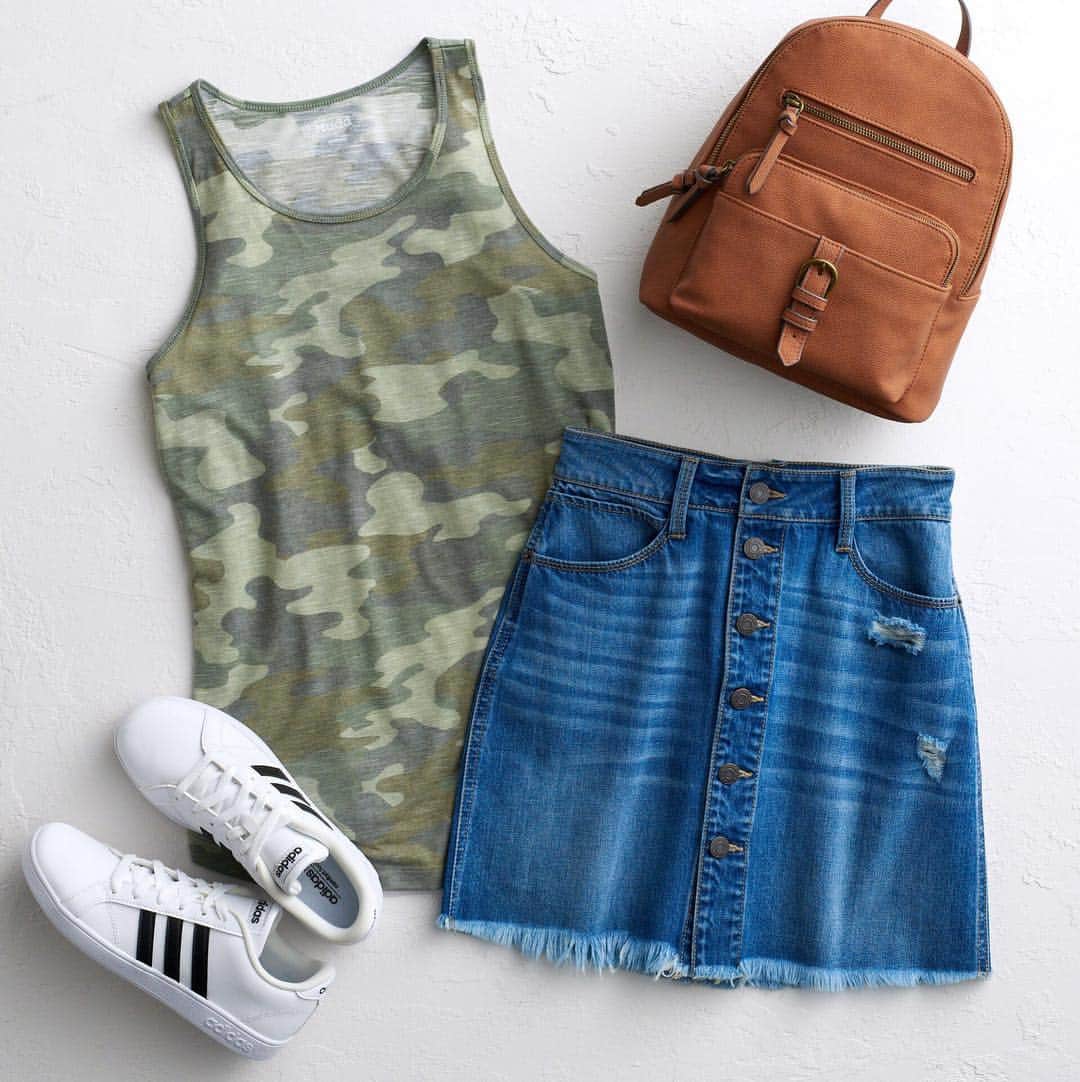 ロック&リパブリックのインスタグラム：「Camo + denim + sneakers = instant #ootd. (Bonus points for a mini backpack!) Tap to shop @candiesbrand, @muddstyle and more. #Kohls」