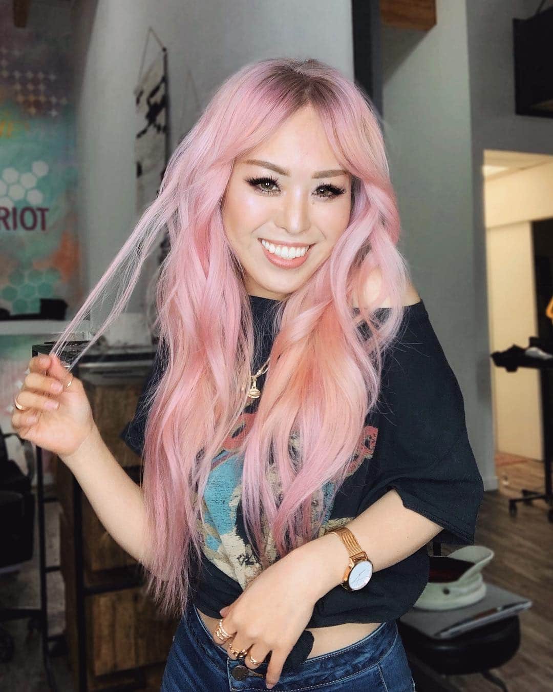 AikA♡ • 愛香 | JP Blogger • ブロガーさんのインスタグラム写真 - (AikA♡ • 愛香 | JP Blogger • ブロガーInstagram)「Call me AikA Rosy Mermaid 🧜🏻‍♀️ Been so stinkin’ obsessed with my new rosy gold hair mane 💕 Isn’t this color just so @Pinterest worthy? Ahhh Shout out to @alexadawnhair for this transformation 💗 #Sorrynotsorry for 9 pics of me feeling myself so much 😂 I couldn’t narrow down to just one pic to post from 92847 photos 🙈 ••• Check on my stories to see the answer to the most frequent asked question: How do I keep my colored hair so healthy? ✨ Do you have your own trick? Let me know 👇🏻💕 ===== #aikaslovecloset #loveclosethairnmakeup #rosegoldhair #unicornhair #seattlehair #kawaii #pinkhairdontcare」4月19日 4時38分 - aikaslovecloset