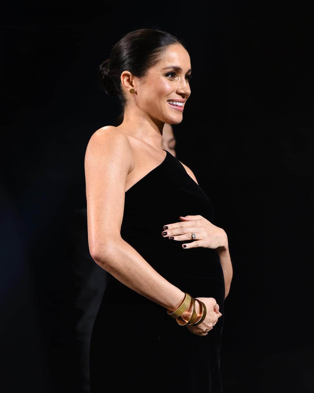 E! Onlineさんのインスタグラム写真 - (E! OnlineInstagram)「The royal family may not have shared Meghan Markle's due date, but their upcoming schedules are giving a huge clue. Find out when we can expect Baby Sussex at the link in our bio. (📷: Getty Images)」4月19日 4時34分 - enews