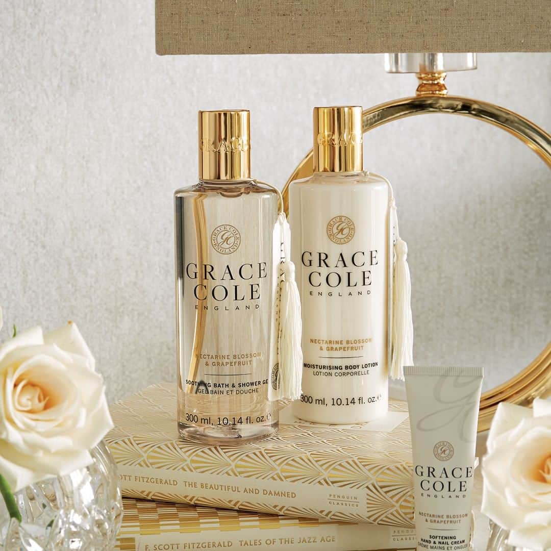 Grace Coleさんのインスタグラム写真 - (Grace ColeInstagram)「Make tonight magical and replace your glass slippers with a sumptuous moment of Grace Cole glamour  #magical #glamour #beauty #special #gracecole #fragrance #romantic #eveningout #datenight #perfume #luxury #decadent #dazzle #thursdaynight #ladiesnight #girlsnightout #galsnightout #momentofglamour #gracecole #scent #allure #loveyoself」4月19日 4時50分 - gracecoleltd