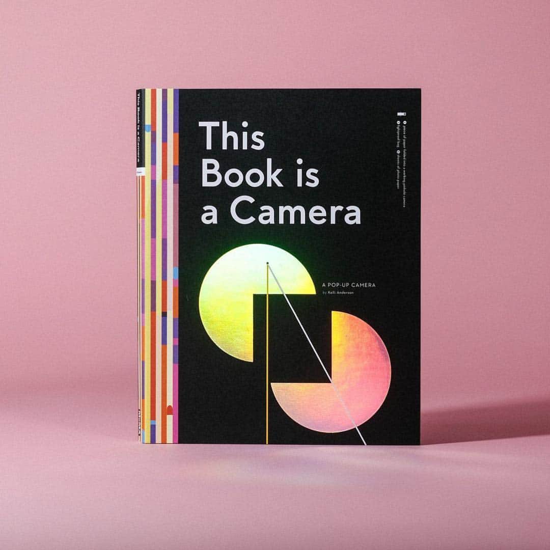 Dribbbleさんのインスタグラム写真 - (DribbbleInstagram)「This Book Is A Camera - How cool is that? The creator of said camera, @kellianderson is speaking at Hang Time NYC, our one-day design fest. Save $100 on your ticket w/discount code hangtimesocial. Link in bio.⠀ ⠀ #dribbble #hangtimenyc #shopdribbble」4月19日 4時53分 - dribbble