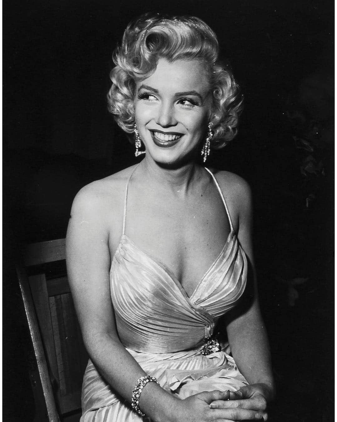 マリリン・モンローのインスタグラム：「Marilyn is such a mood 😂💖 which one are you today?」