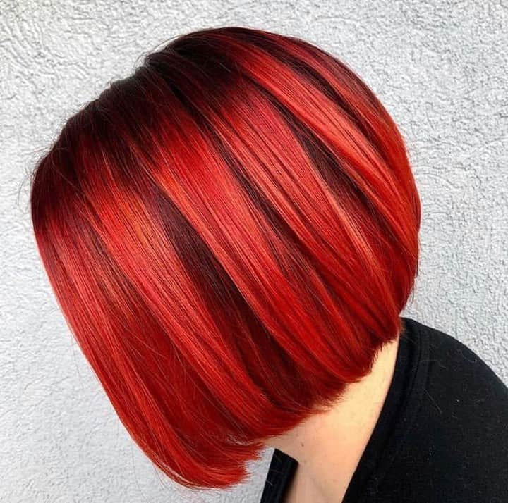 CosmoProf Beautyさんのインスタグラム写真 - (CosmoProf BeautyInstagram)「Who said “seeing red” had to be a bad thing?❤️😍 ✨ FORMULA👇 @paulmitchellus Color XG 3VR AND 5RV with 10 vol. on base. Then, balayaged 40 vol @paulmitchellpro Skylight Clay Lightener on ends. Over towel dried hair, used 3 bowls of Paul Mitchell PopXg ~ 1oz Red, 1oz Red and 2oz Orange and a bowl of Orange. I applied the red at the base using diagonal sections up ~ applying all red in the back section, red and orange in the mid and more orange in the front diagonals. Processed for 20 minutes and lightly shampooed.  STYLERS👇 Cocktailed Paul Mitchell Neuro Protect HeatCTRL Iron Spray and Paul Mitchell Super Skinny Serum and round brushed. Then, applied Paul Mitchell Hot Off The Press before smoothing with the Paul Mitchell Neuro Halo Styling Iron.  TAKE HOME👇 @teatreehaircare Special Color Shampoo and Conditioner. Weekly use the Paul Mitchell Color Craft mixing 20 pumps Mandarin and 20 pumps Paprika to maintain the vibrant tones in between appointments.  Hair by: @sarahbanghair @banghairstudio ✨ This month, save up to 30% on Paul Mitchel Tea Tree Care Duos at #cosmoprofbeauty where you are #licensedtocreate . . . #repost #paulmitchell #paulmitchellus #paulmitchellcolor #redheads #redhaircolor #redhairdontcare #vivids #bobhair #bobhaircut」4月19日 5時00分 - cosmoprofbeauty