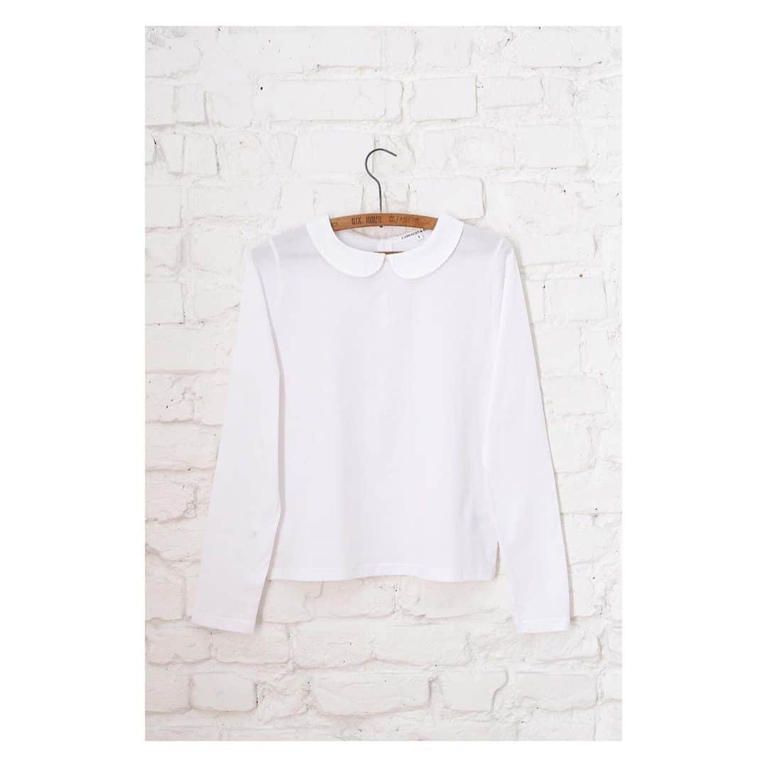 キャベジズ&ローゼズのインスタグラム：「Look on the sunny side of life 💛 The Peter Pan Collar T-Shirt has arrived. Available online and in-store now in white, blue stripe and Rosabelle #organiccotton #peterpancollar #peterpancollars #newarrivals😍 #shabbylovescabbagesandroses #shabbychicliving #organictshirt #organicjersey #cabbagesandroses #cabbagesandrosesfashion @christina_strutt @cabbagesandroses_shop」