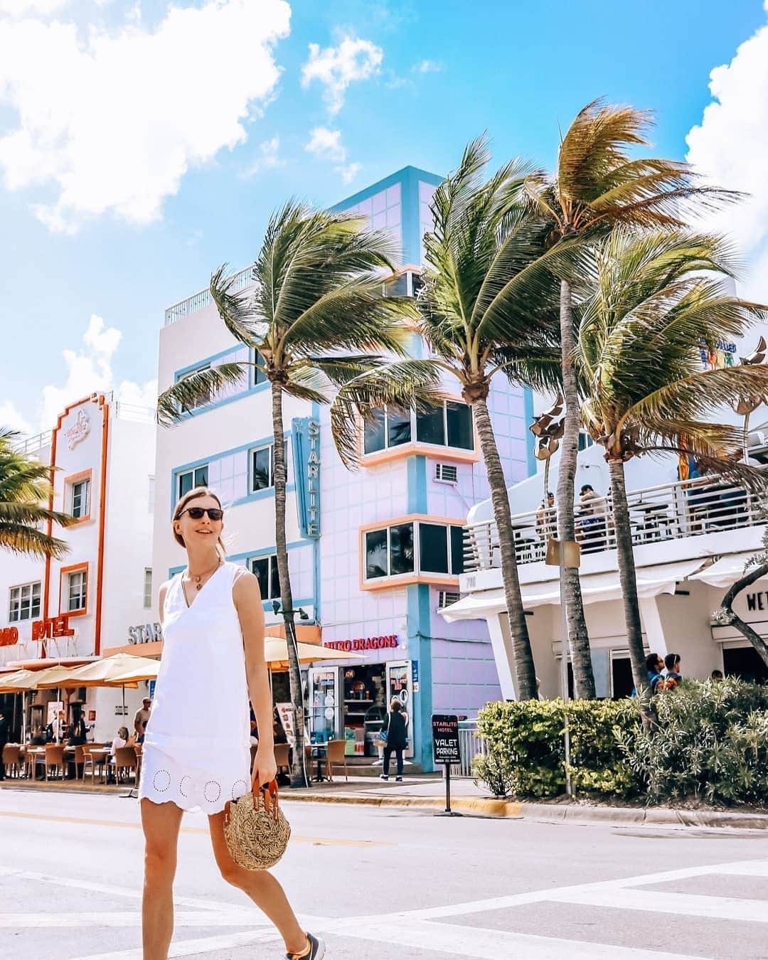 Visit The USAさんのインスタグラム写真 - (Visit The USAInstagram)「It's hard not to smile on a stroll down Ocean Drive in South Beach, Miami. 😎Between the quirky pops of pastel on the historic Art Deco landmarks and the tender hug of a warm Floridian sun, could life possibly get any better? Thanks for sharing the rays with us, @helenabradbury! #VisitTheUSA」4月19日 5時31分 - visittheusa