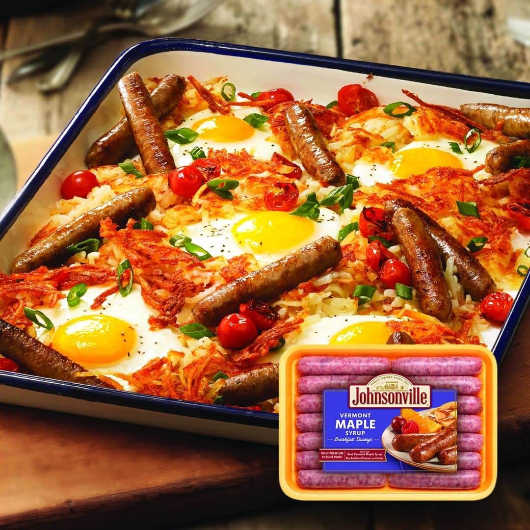ジョンソンヴィルのインスタグラム：「Enjoy a hearty #Easter breakfast featuring #Johnsonville #breakfast #sausage, hash browns and eggs in a convenient #onepan #recipe that's easy to make, and even easier to clean up 🍽 🏆  Find recipe, breakfast sausage product info, and all the Easter brunch recipes at the link in our bio #BetterWithSausage」